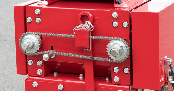 Roll adjustment system Roll adjustment system on Horning roller mill